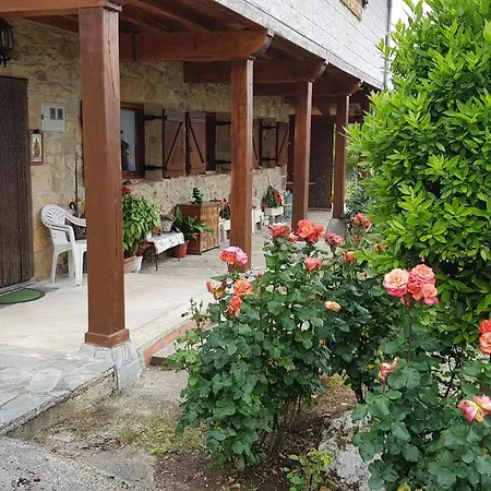 Villacanales Nyaraló *